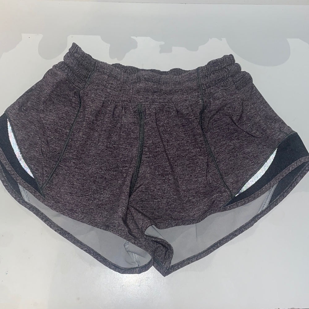 Lululemon Hotty Hot Low Rise Lined Short 2.5”